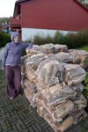Stolz wie Hugo, mit soviel Holz vor der Hütte :)