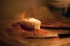 Mmmmmhhhh, lecker lecker Käsekuchen. Das letzte Stück ... im Kühlschrank. Übrig lassen für den Chef oder einfach verputzen?