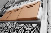 Die neuen, supergünstigen IKEA-Kisten die auch noch eine richtige gute Grösse haben, machen sich ziemlich gut in meinem Arbeitszimmer. Eine Kiste für Fotozubehör, eine für Computerkabelkram und eine für Audiozeugs.