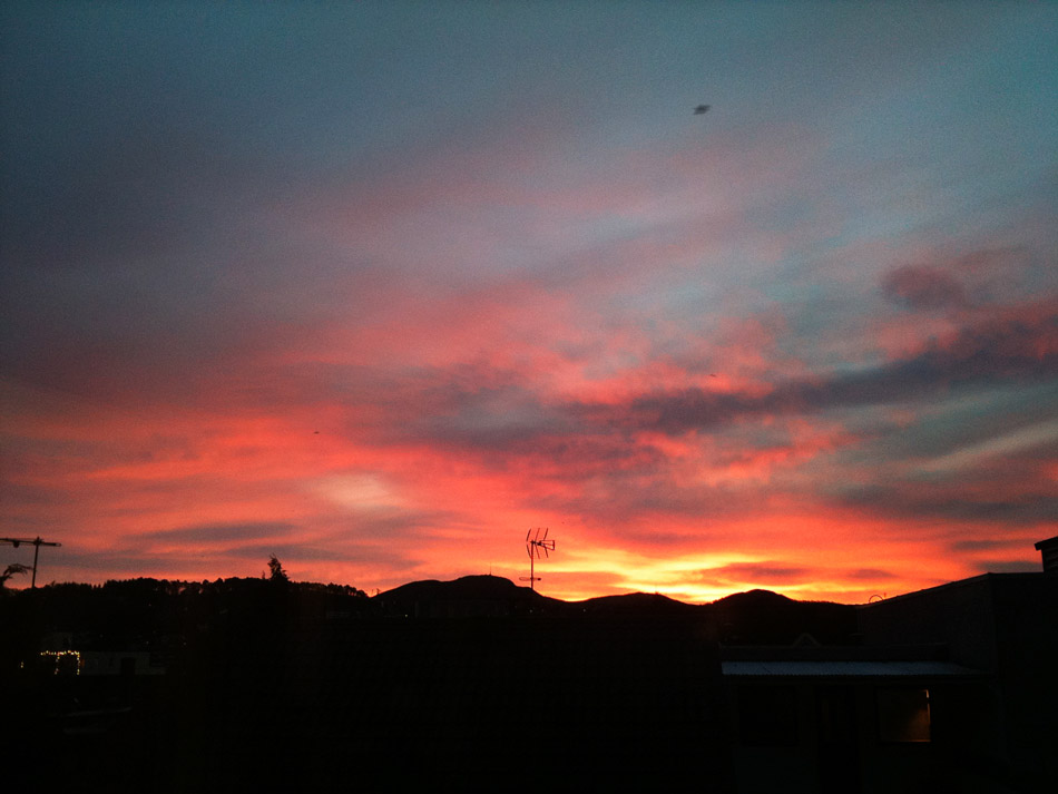 Sonnenaufgang, heute morgen um 8:49. Wann geht die Sonne so bei Euch derzeit auf?
