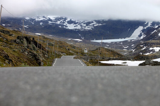 Sommer und Schnee. Hier bin ich vor 5 Jahren schon mit dem Bike lang. Sommer und Schnee. Hier bin ich vor 5 Jahren schon mit dem Bike lang.