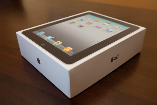 Und alles kommt in der Apple Originalverpackung. Und alles kommt in der Apple Originalverpackung.