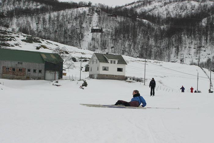 Anja im Schnee, nicht ganz freiwillig.