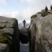 Das Ziel: der Stein. Kjerag. Kito (er war zu schnell) und Julia wagten es. Gratulation!