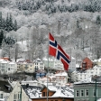 Norwegens KÃ¶nig wurde 70 und so gab es Ã¼berall die Staatsflaggen.